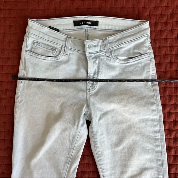 J Brand Mid Rise Crop Capri in the color Solana size 27 - Picture 12 of 16